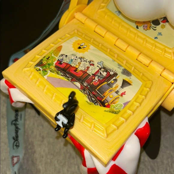 Disney Parks Mickey Minnie Picnic Basket Popcorn Bucket Strap Exclusive - Picture 11 of 15